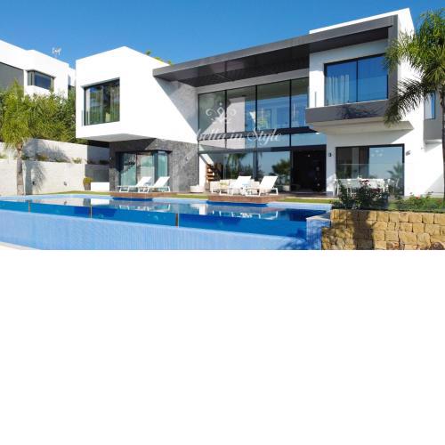 Villa Michaela moderna de súper lujo con piscina y vistas