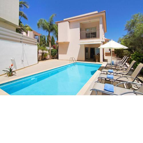 Villa Michaella - 500m from Golden Beach