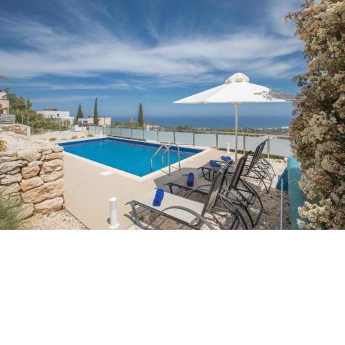 Villa mit Panoramablick auf das Meer von Latchi