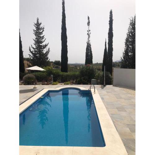 Villa mit Pool um deine Sinne zu entspannen