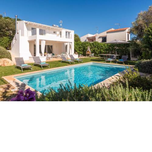Villa Molly 16 by Villa Plus