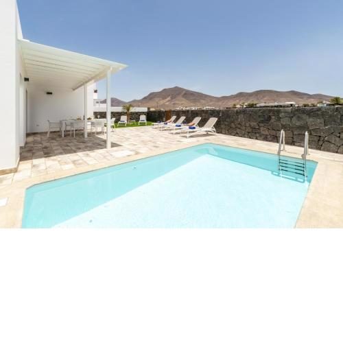 Villa Montane by Villa Plus