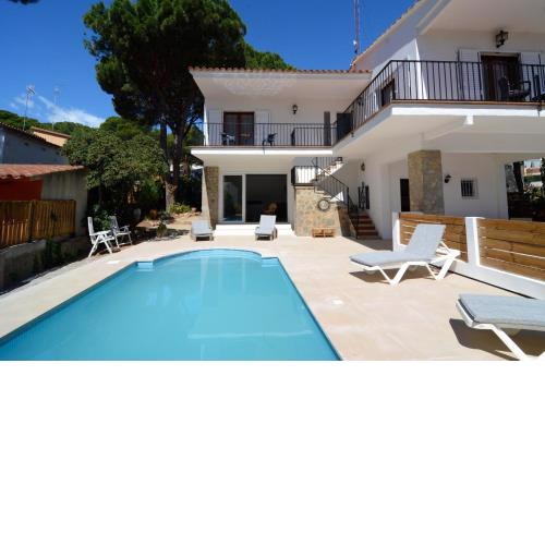 VILLA MONTGO