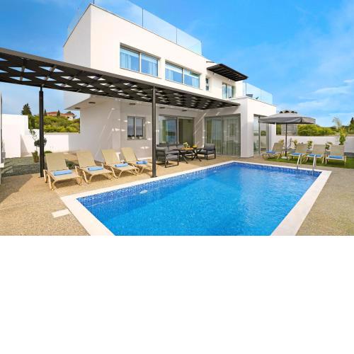 Villa Napa Blu