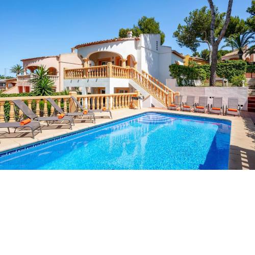 Villa Naranja Blanca by Villa Plus