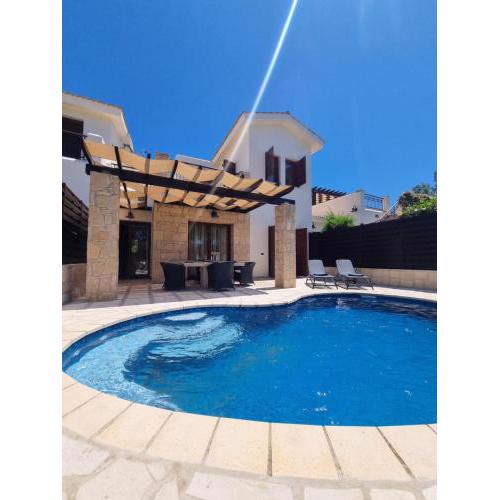 Villa Nausicaa private pool & hot tub, Aphrodite Hills Golf Resort