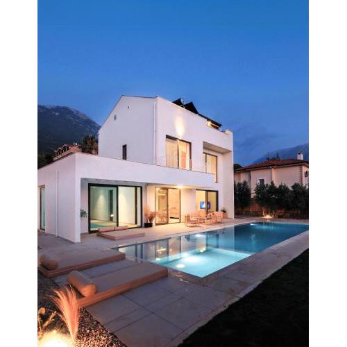 Villa Neo with 2 private pools, bbq, jacuzzi and sauna