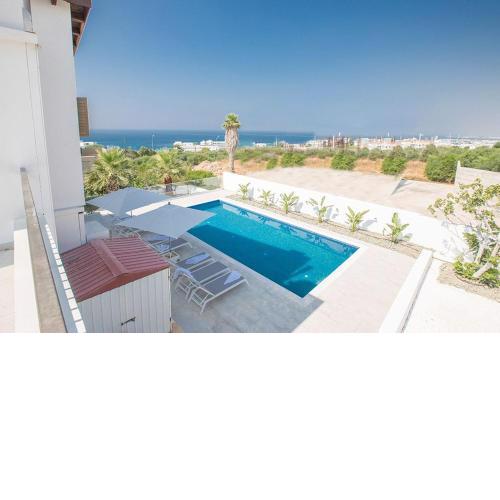 Villa Nepou - Beautiful 4 Bedroom Villa - Located in Ayia Napa Villa With Private Pool