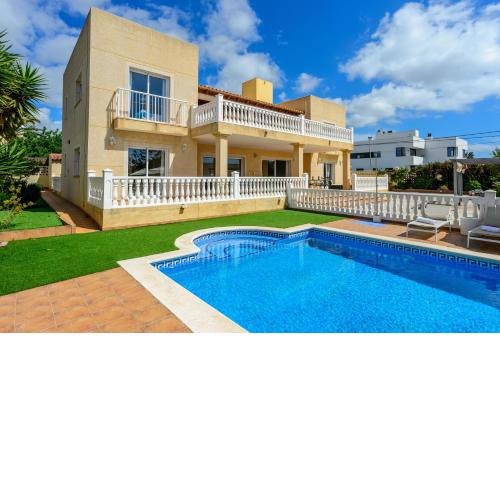 Villa next to playa Bossa