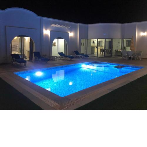 VILLA NOUR DJERBA plain pied haut de gamme piscine proche de la plage