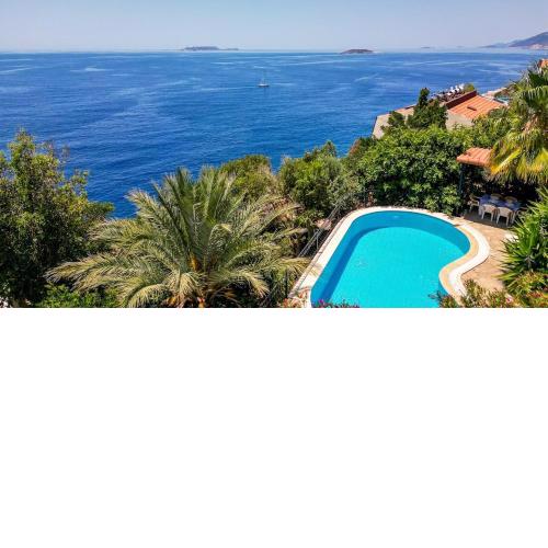 Villa Nur, Beachfront Villa