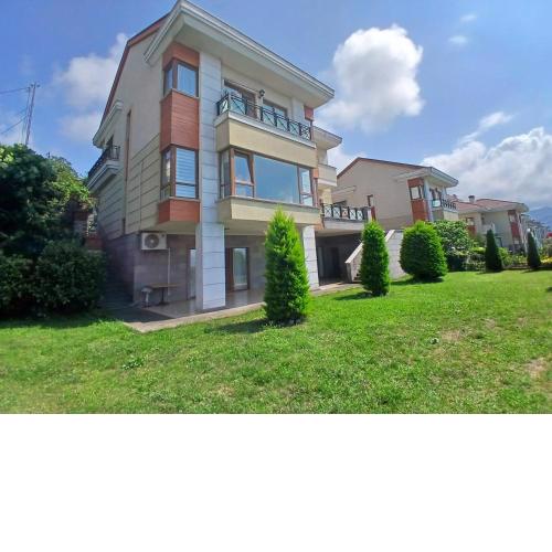Villa Nur