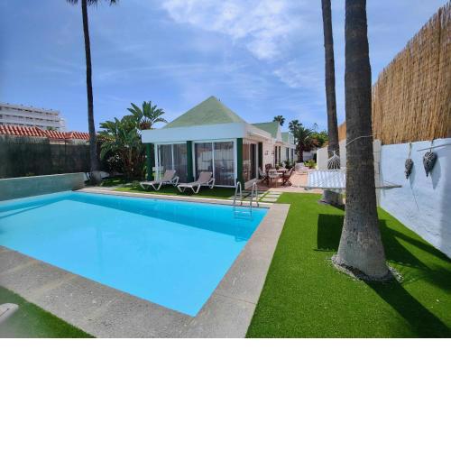 Villa Nuria con piscina privada