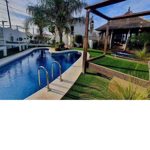 Villa Oasis 10 pers, piscina, BBQ, 10 min playa