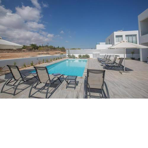 Villa Ochosto Loux - Fabulous 5 Bedroom Protaras Villa with Private Pool - Close to the Beach
