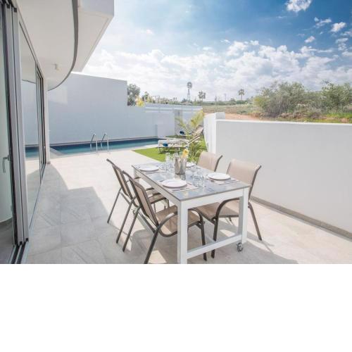 Villa Olive Bronze Luxurious 2BDR with Pool Close to Protaras Strip and Beach