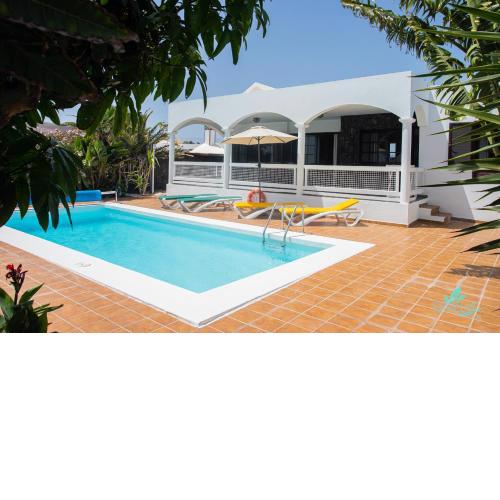 Villa Palmira 3 Bed Villa Close to the Beach