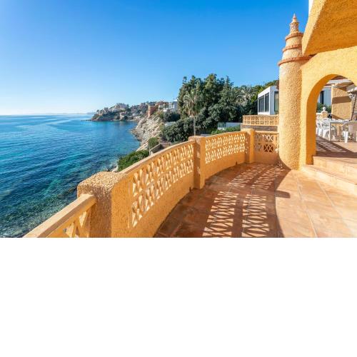 Villa Paraiso, First Line Villa Seafront with amazing sea views, access to the sea and private swimming pool!