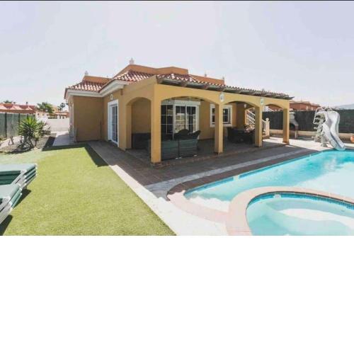 Villa Pearetree - Gorgeous 4 bedroom villa with private pool