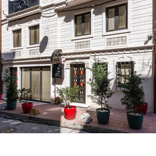 Villa Pera Suite Hotel