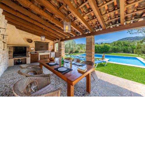Villa Perdiu Vell Petit by Sealand Villas