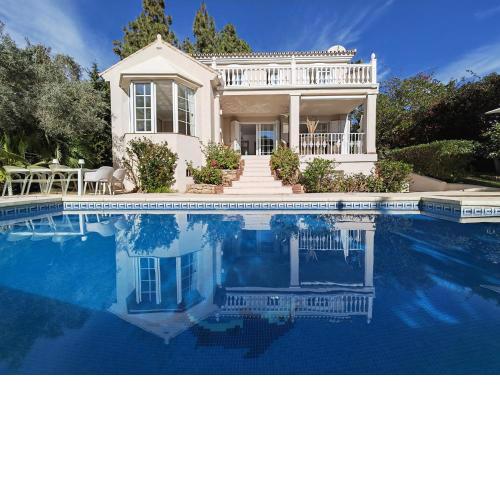 Villa Perla close to the beach with a private pool