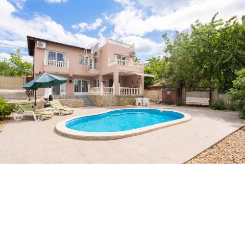 Villa Perla with Private Pool & Stunning Panoramic Views