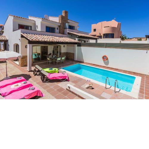 Villa Pino by Villa Plus