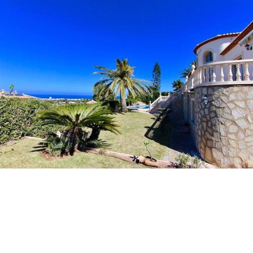 villa Pinosol con vista al mar