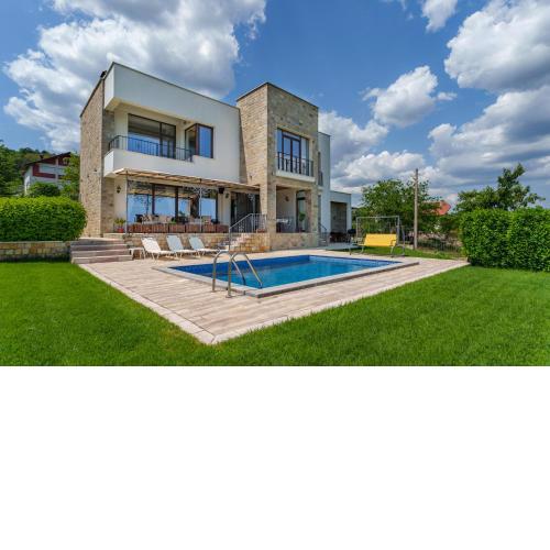 Villa Poemia