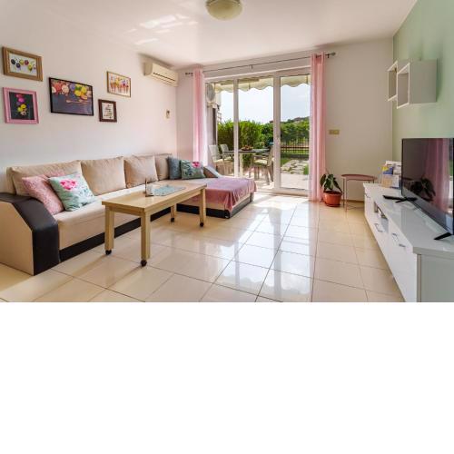 Villa Poesia, Harmony Hills Residence