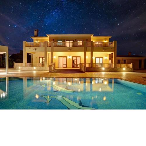 Villa Protaras Deluxe Fabulous and luxurious 7BDR Villa Close to Fig tree Bay Beach