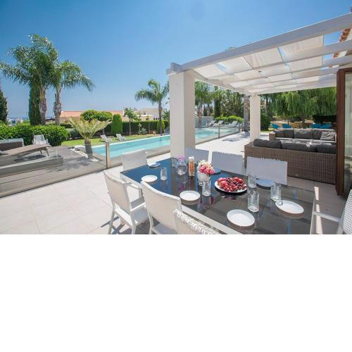 Villa Protaras Sunshine Stylish 4BDR Villa with Pool Close to Fig Tree Bay Beach