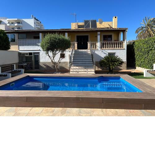 Villa Raphael 8 personas con piscina