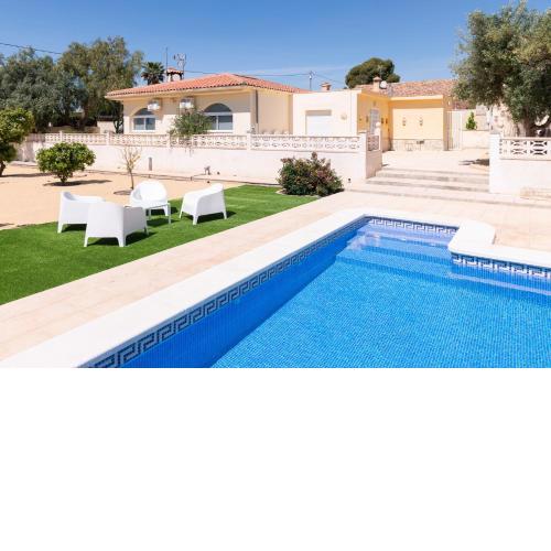 Villa Reyets 4 bed 3 bath Private Pool