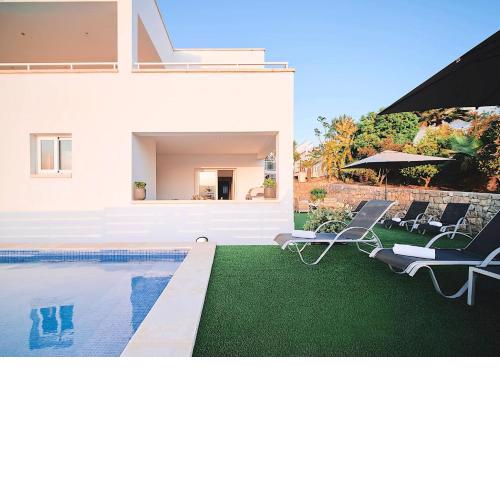 VILLA ROMEO 2km FROM IBIZA TOWN AND 1km FROM TALAMANCA BEACH