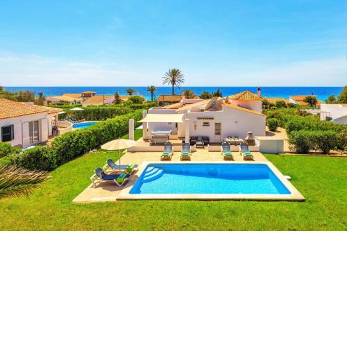 Villa Rosa Tomas by Villa Plus