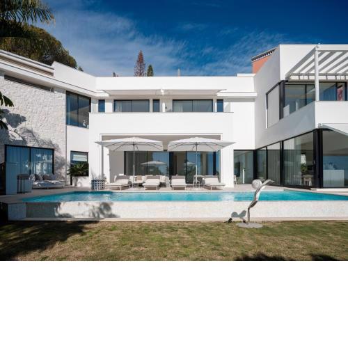 Villa Royale, moderna villa con piscina y vistas al mar