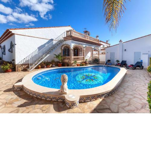 Villa Rustical Mont Roig by Interhome