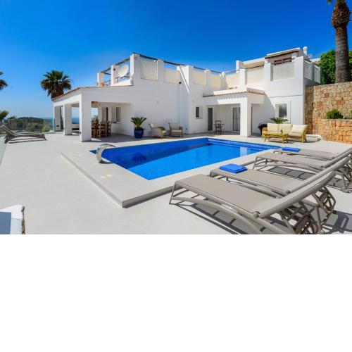 Villa Sa Rota Family