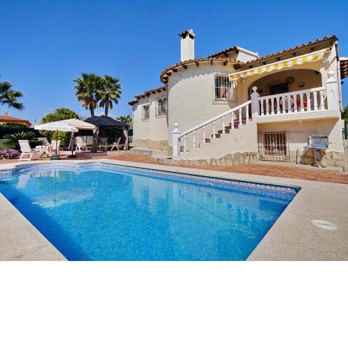 Villa Salinas