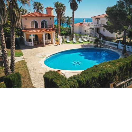 VILLA SALVADOR