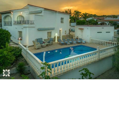 Villa Savina by Abahana Villas