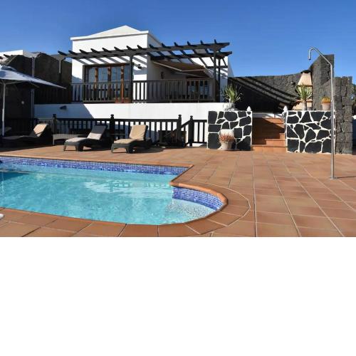 Villa Sea Breeze Ocean View