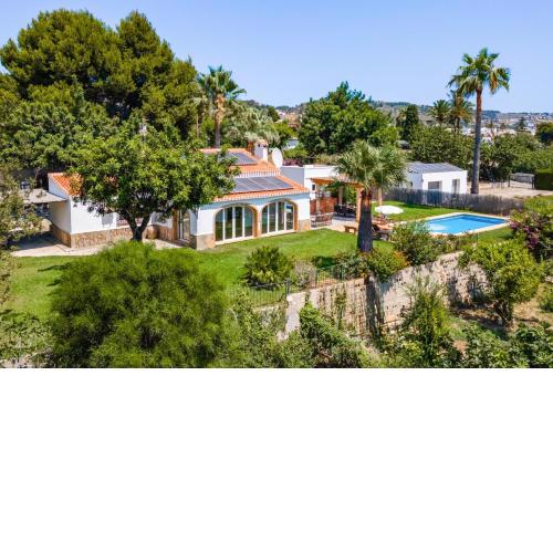 Villa Seniola by Villa Plus