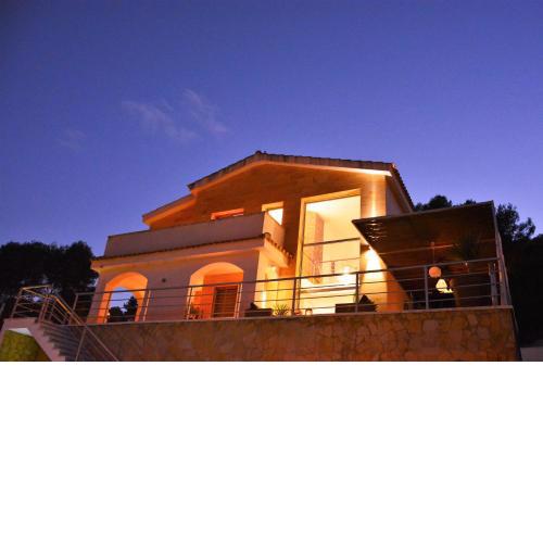 Villa Sitges Arhat 10 minutes drive from Sitges Amazing view on Garraf Park AC Calm Area Design & Comodity