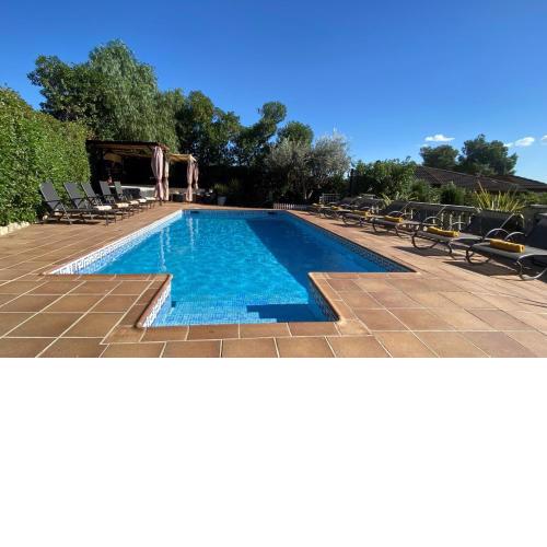 Villa Sitges Ilusión 15 minutes by car from Sitges Sleeps 16 people XXL swimming pool