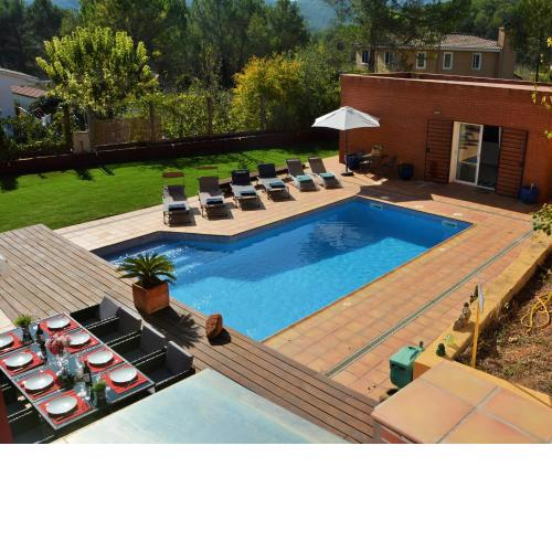 Villa Sitges Maria Sunny Oriented SW AC Confortable High Quality 5 star guest coments