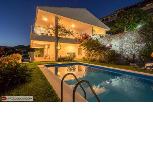 Villa sobre el Mar Alborán