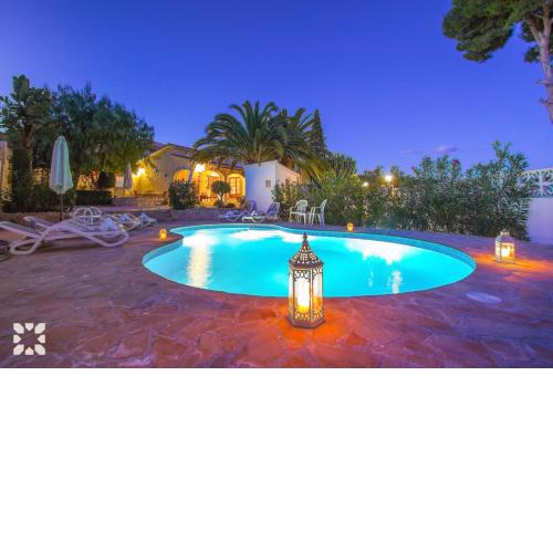 Villa Sol y Sombra by Abahana Villas